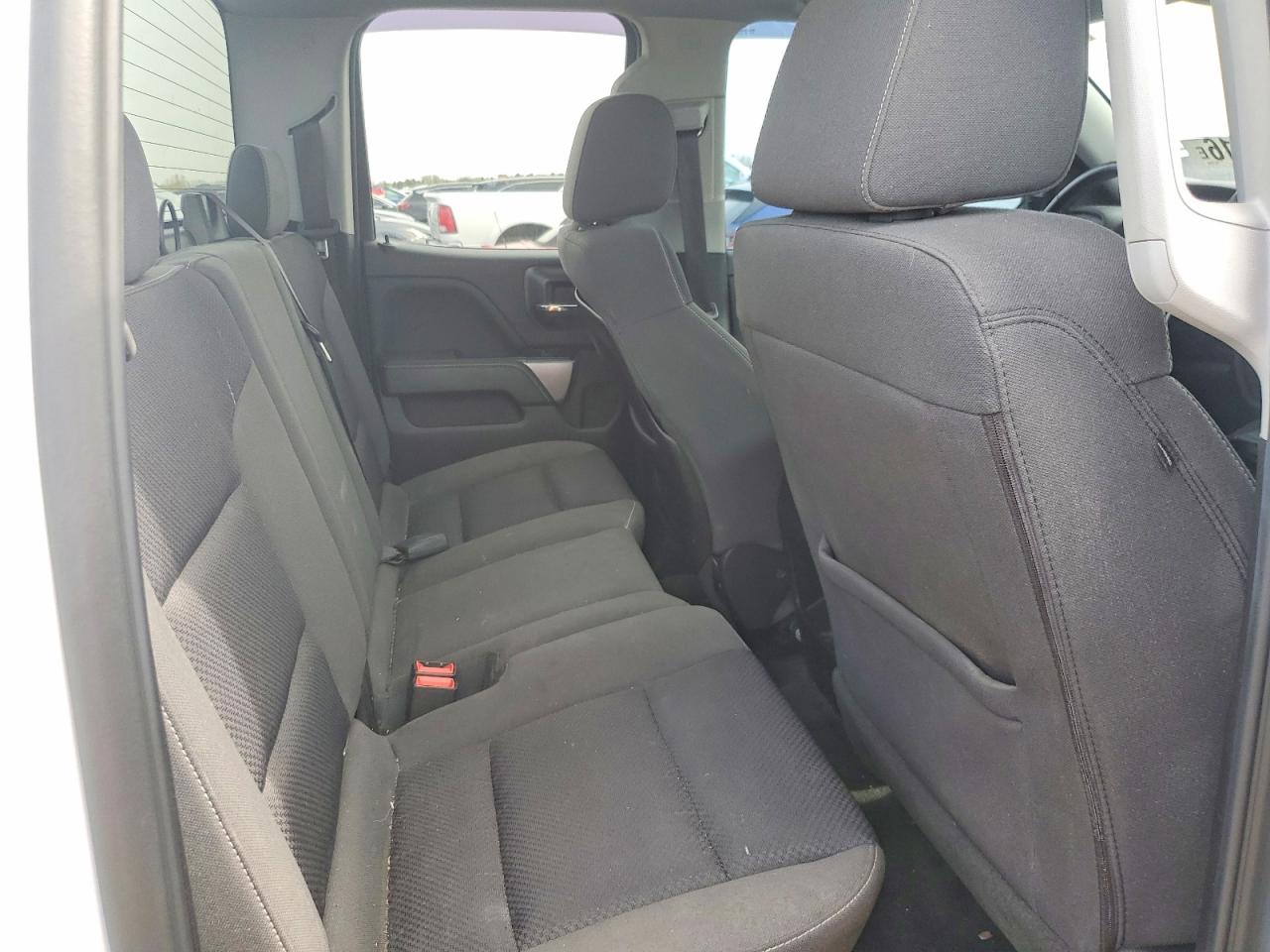 2018 Chev Silverado VIN 1GCVKREC6JZ333081 photo 10