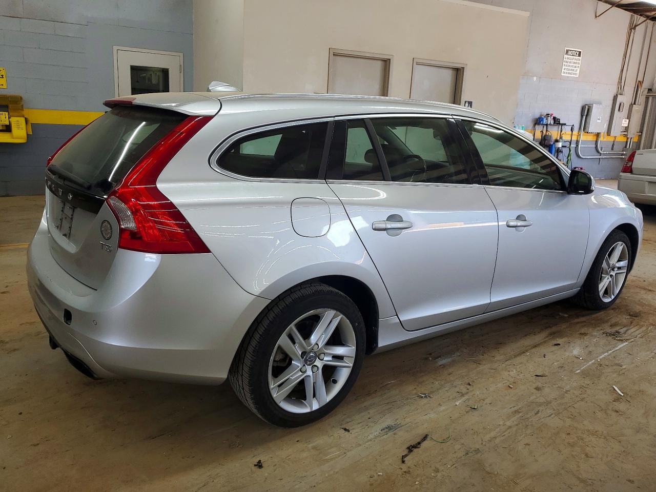 2015 Volvo V60 VIN YV140MEK1F1255062 photo 3