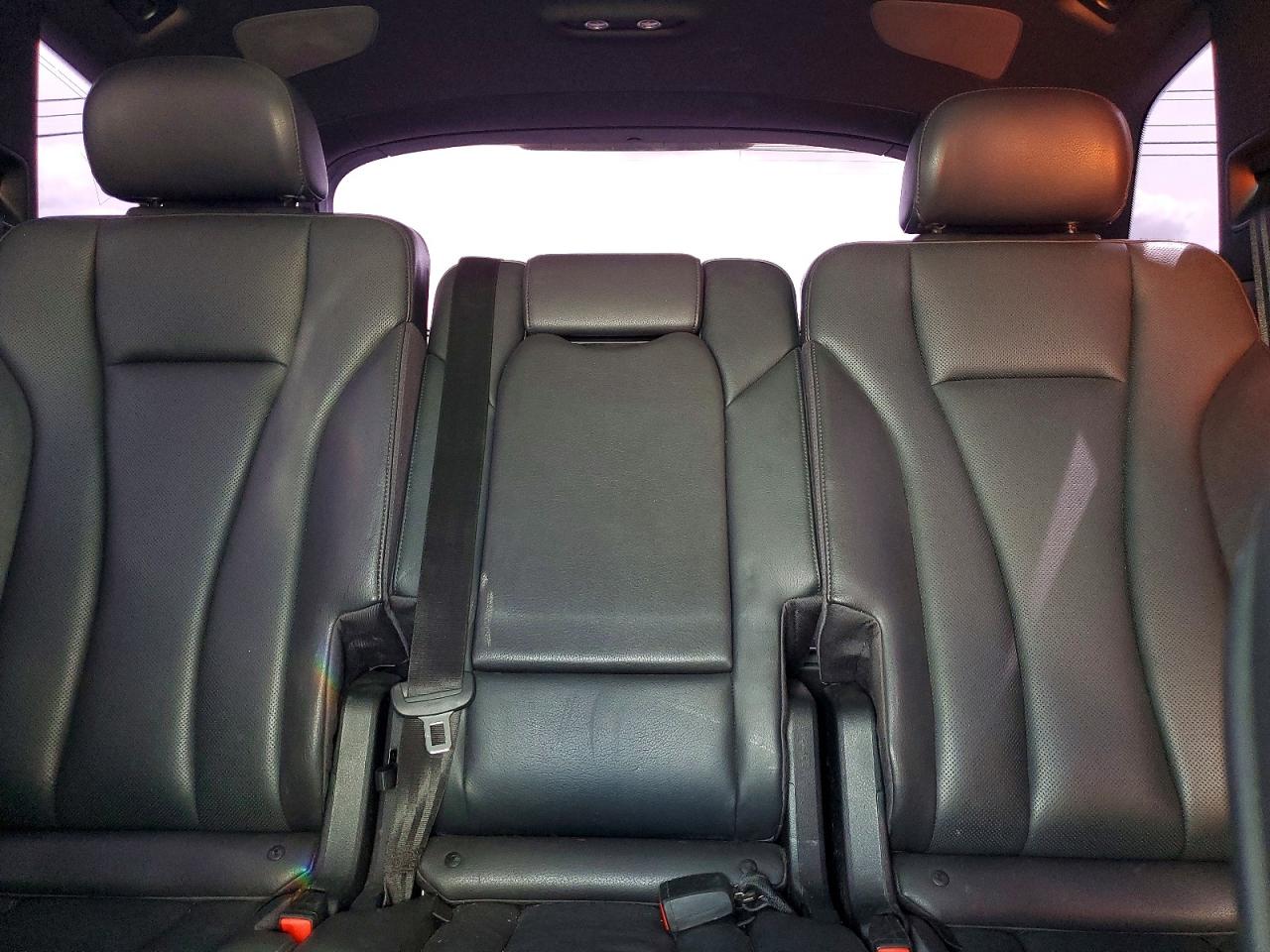 2017 Audi Q7 VIN WA1VAAF71HD056198 photo 10