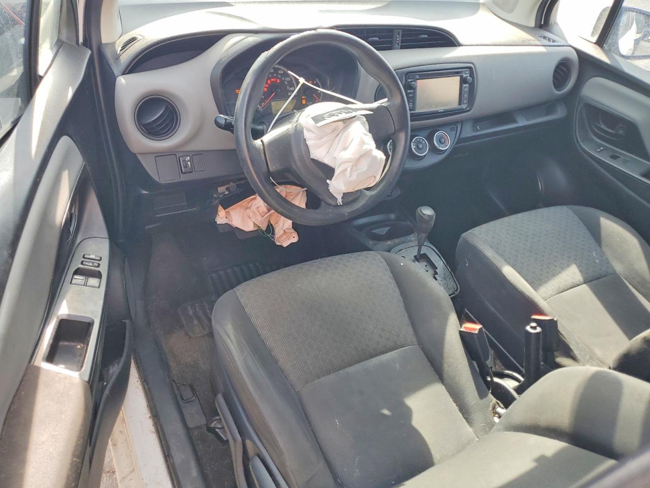 2015 Toyota Yaris VIN VNKJTUD35FA032489 photo 8