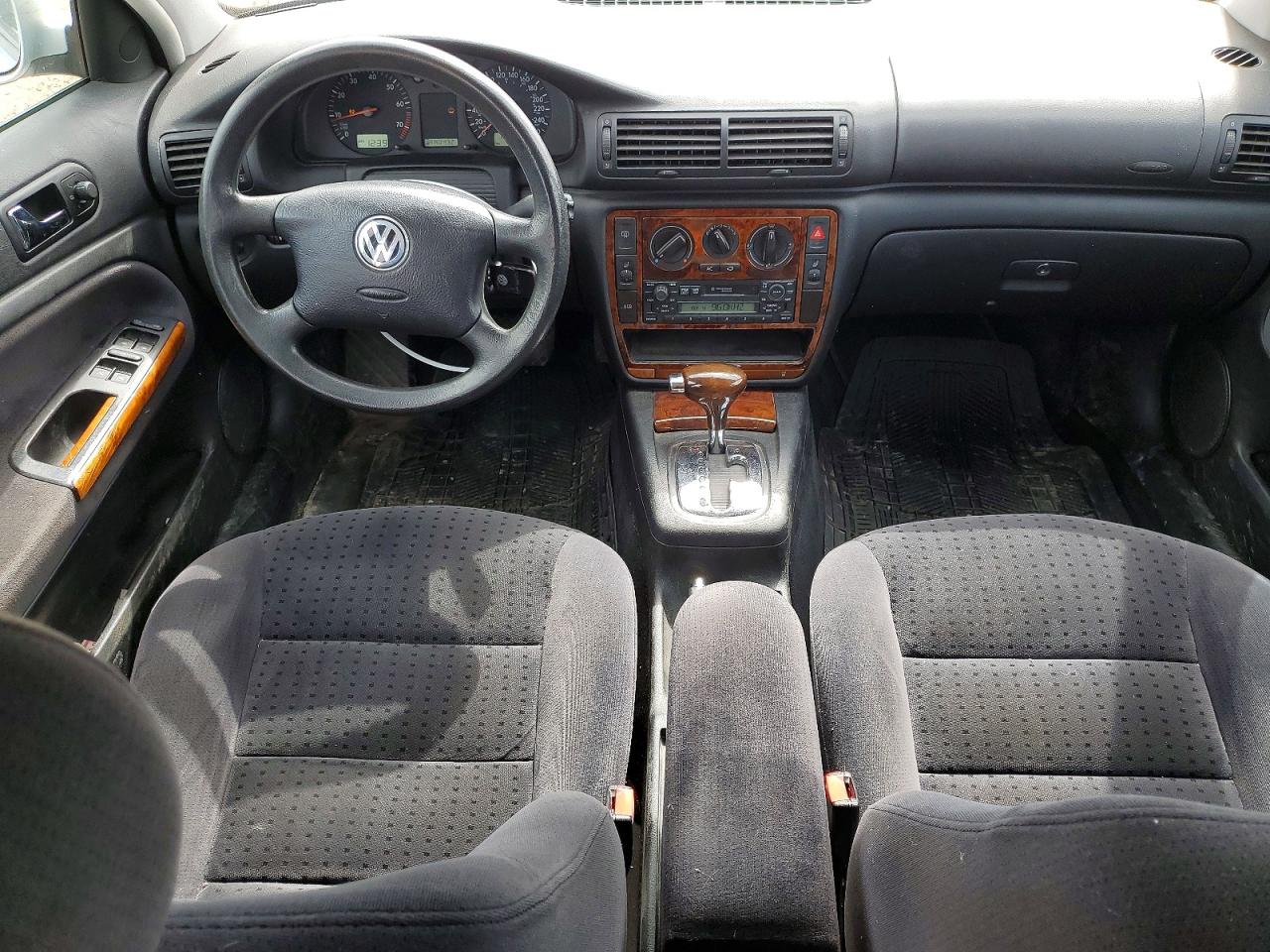 1999 Volkswagen Passat VIN WVWAD63B5XE321862 photo 8