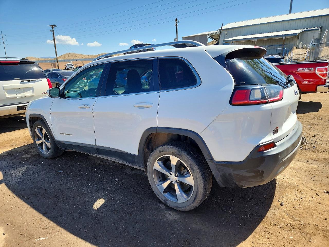 2020 Jeep Cherokee VIN 1C4PJLDB4LD538402 photo 2