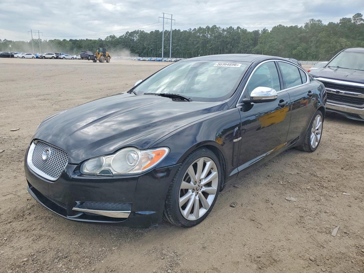2011 Jaguar Xf VIN SAJWA0GB3BLS19102 photo 1