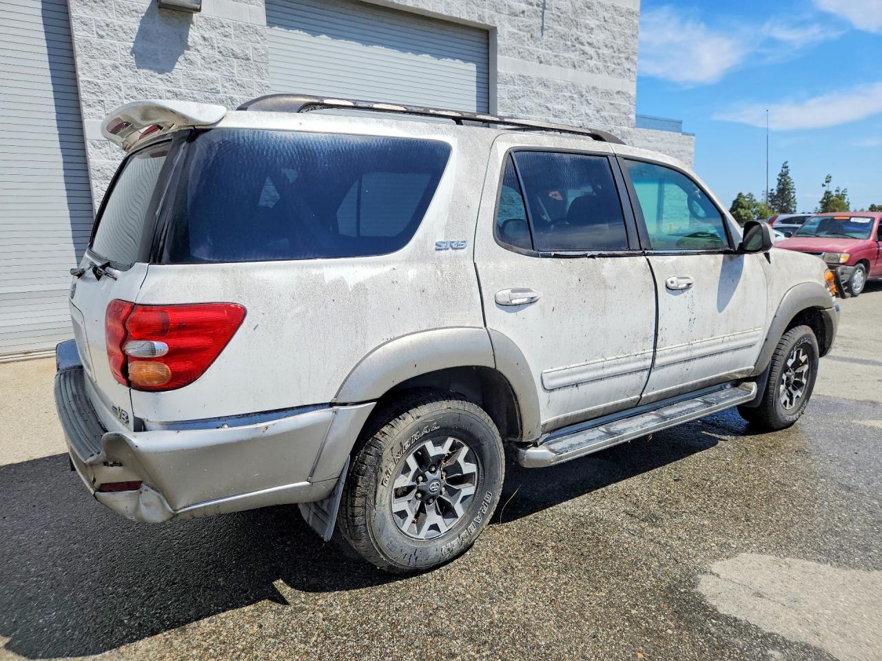 2003 Toyota Sequoia VIN 5TDZT34A83S155884 photo 3