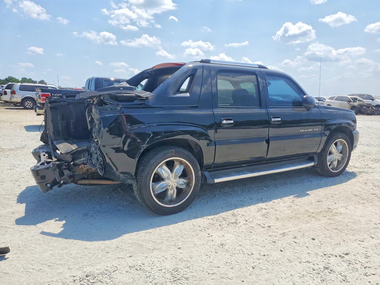2003 Cadillac Escalade VIN 3GYEK63N23G165147 photo 3