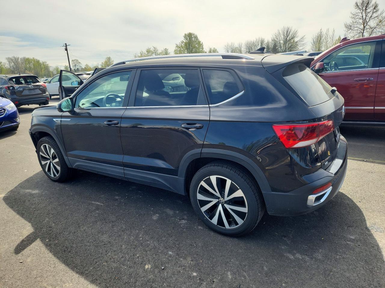 2022 Volkswagen All other VIN 3VVWX7B24NM091065 photo 2