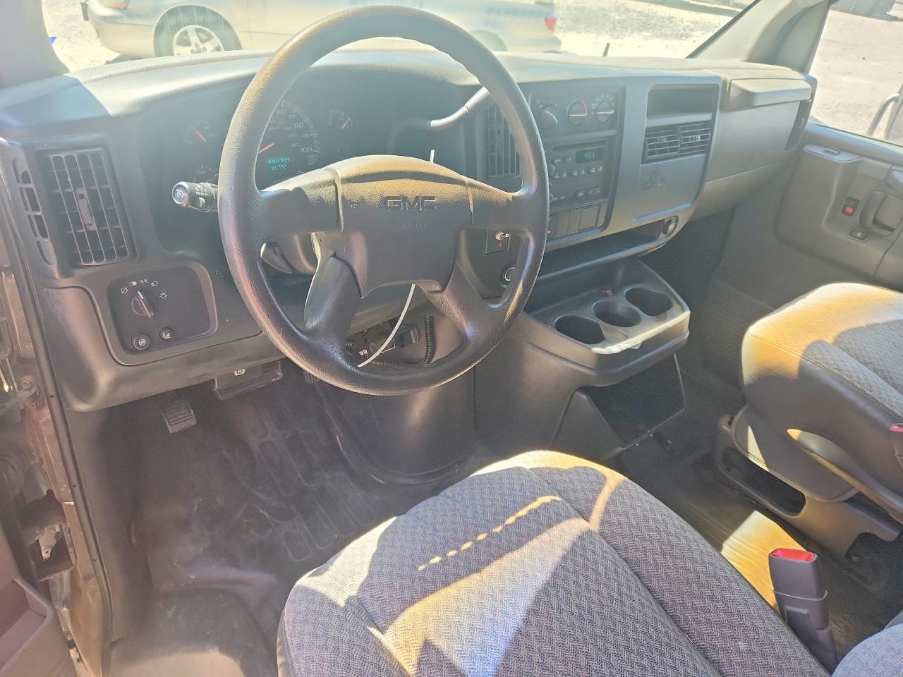 2004 GMC Savana VIN 1GDJG31U641180843 photo 8