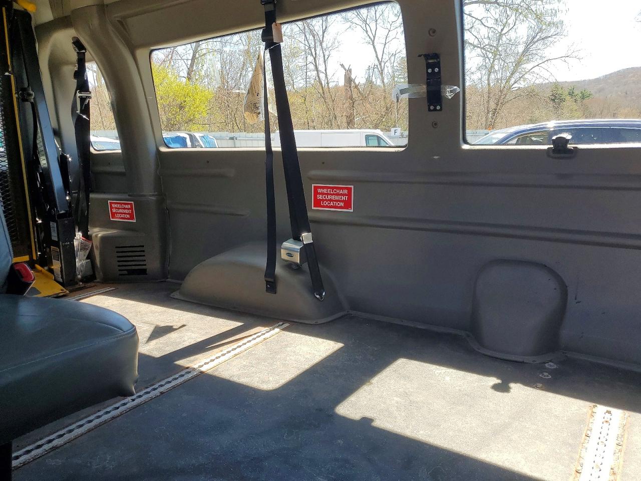 2013 Ford Econoline VIN 1FTSS3EL3DDA30227 photo 11