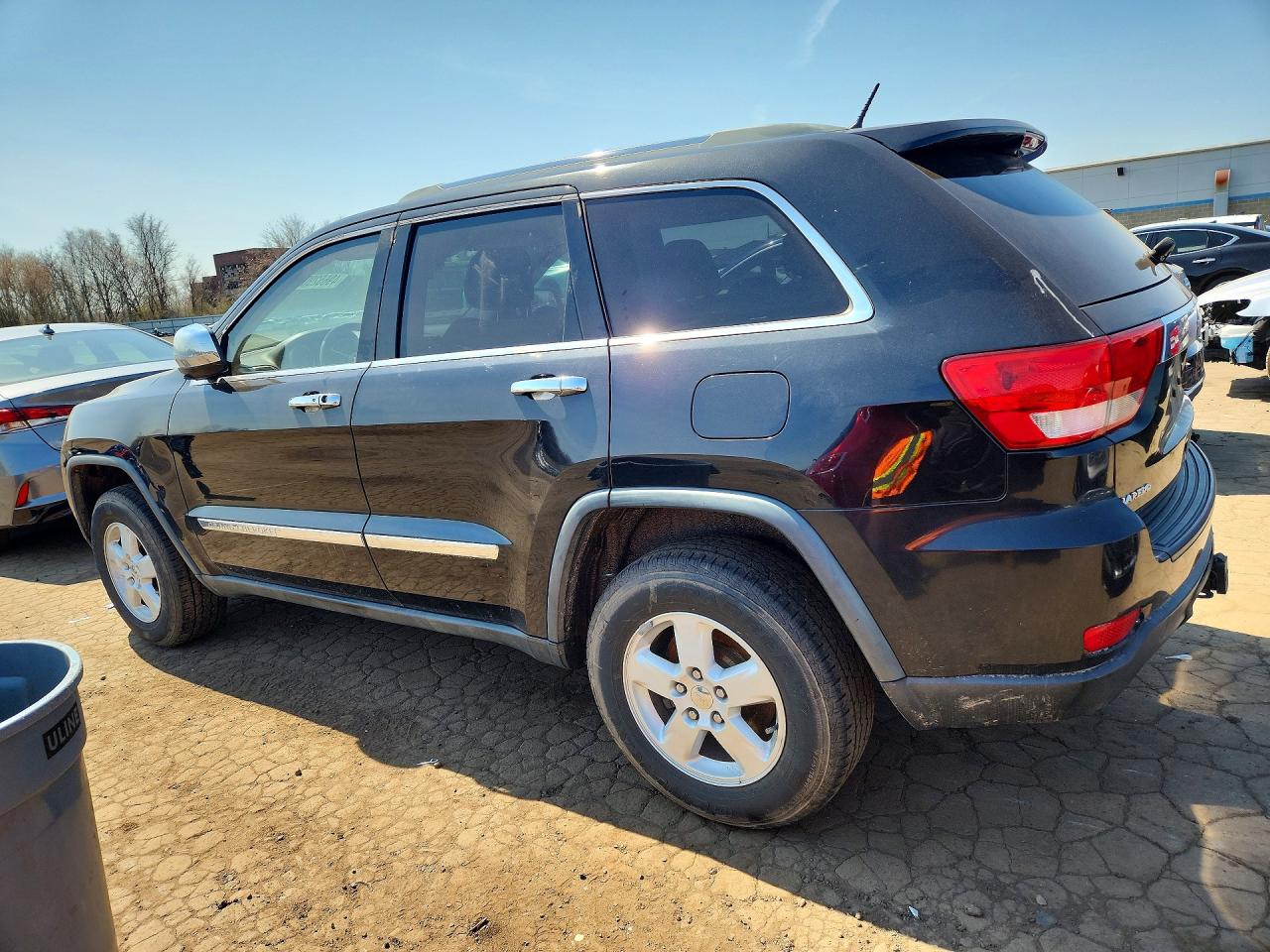 2011 Jeep Cherokee VIN 1J4RS4GG9BC577343 photo 2