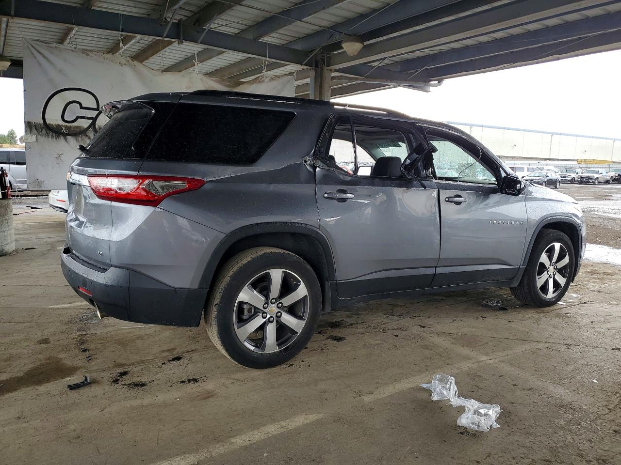 2019 Chevrolet Traverse VIN 1GNEVHKW4KJ255973 photo 3