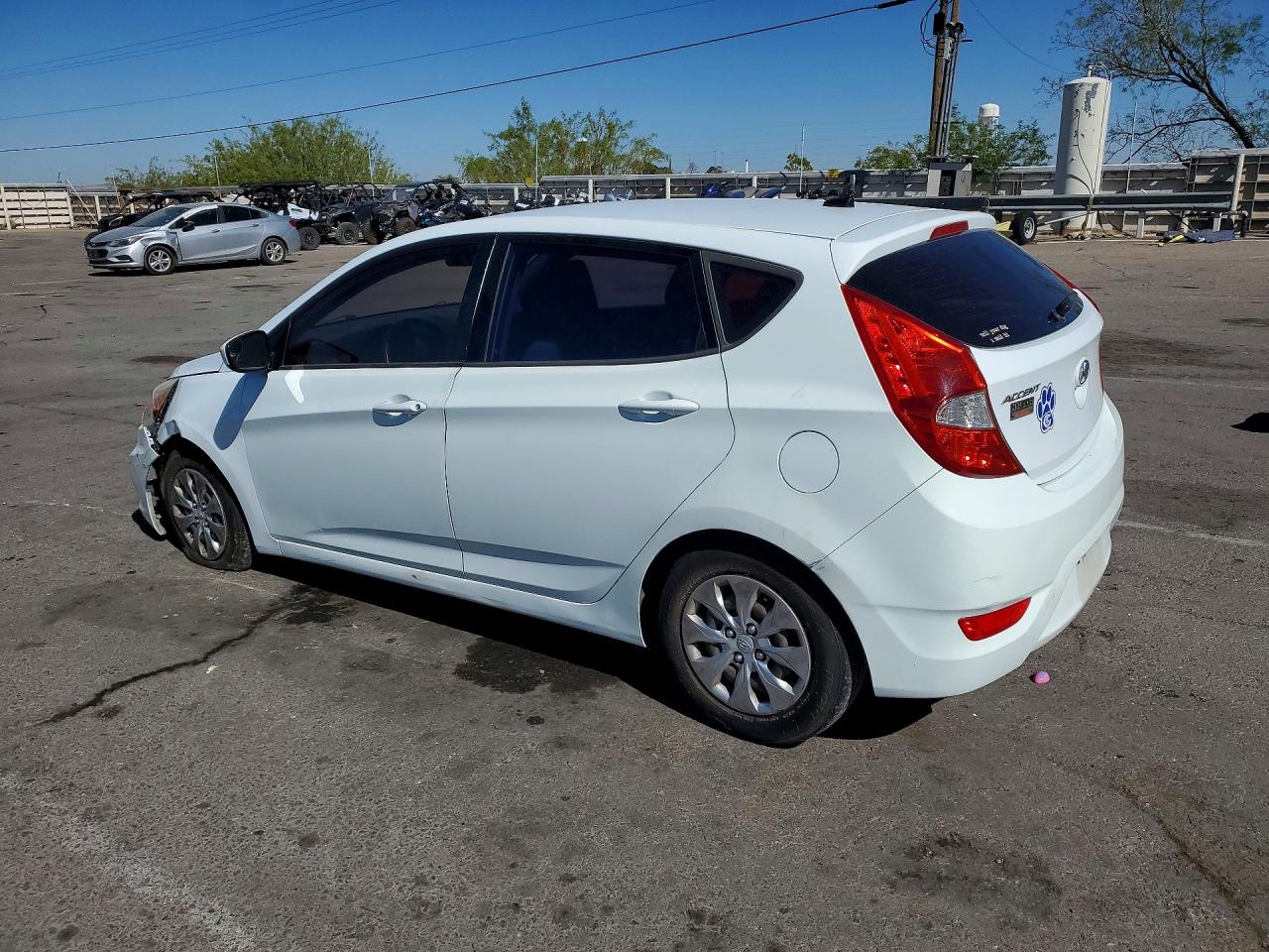 2015 Hyundai Accent VIN KMHCT5AEXFU212297 photo 2