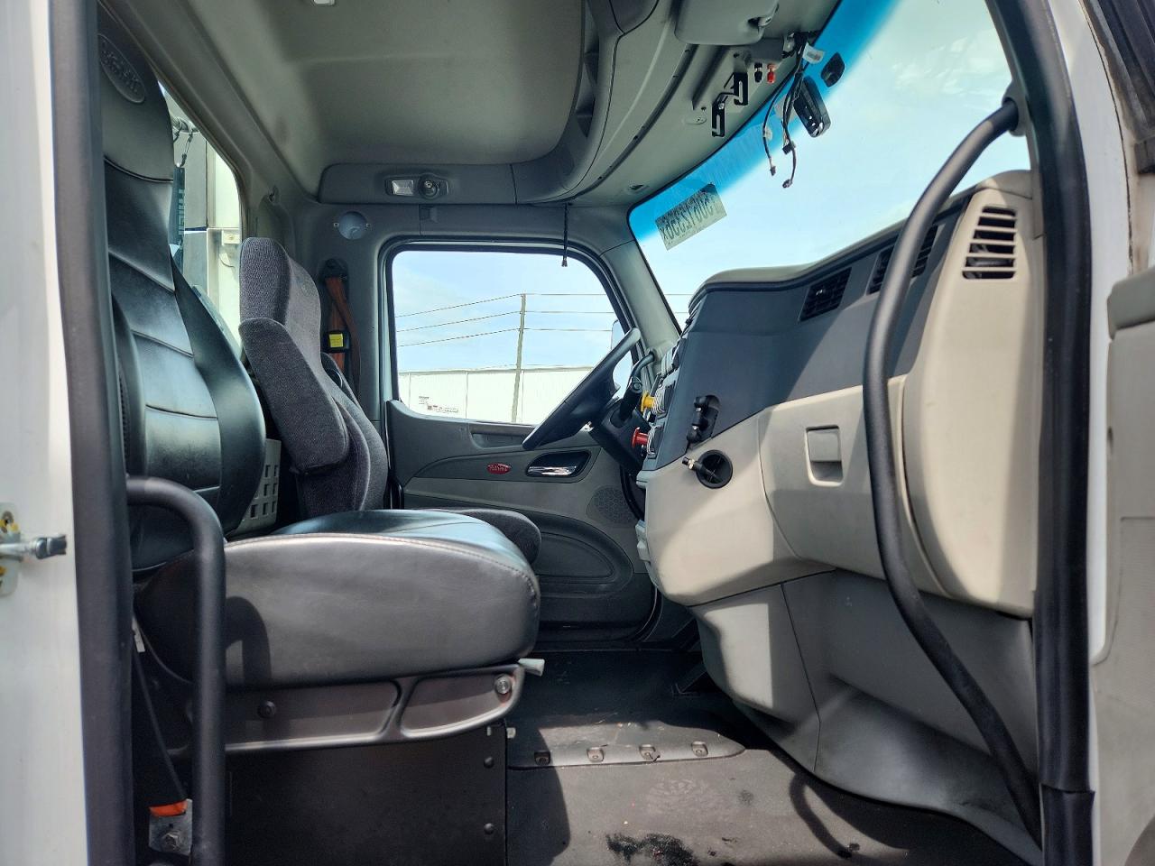 2020 PETERBILT All other VIN 1XPBD49X7LD685002 photo 5