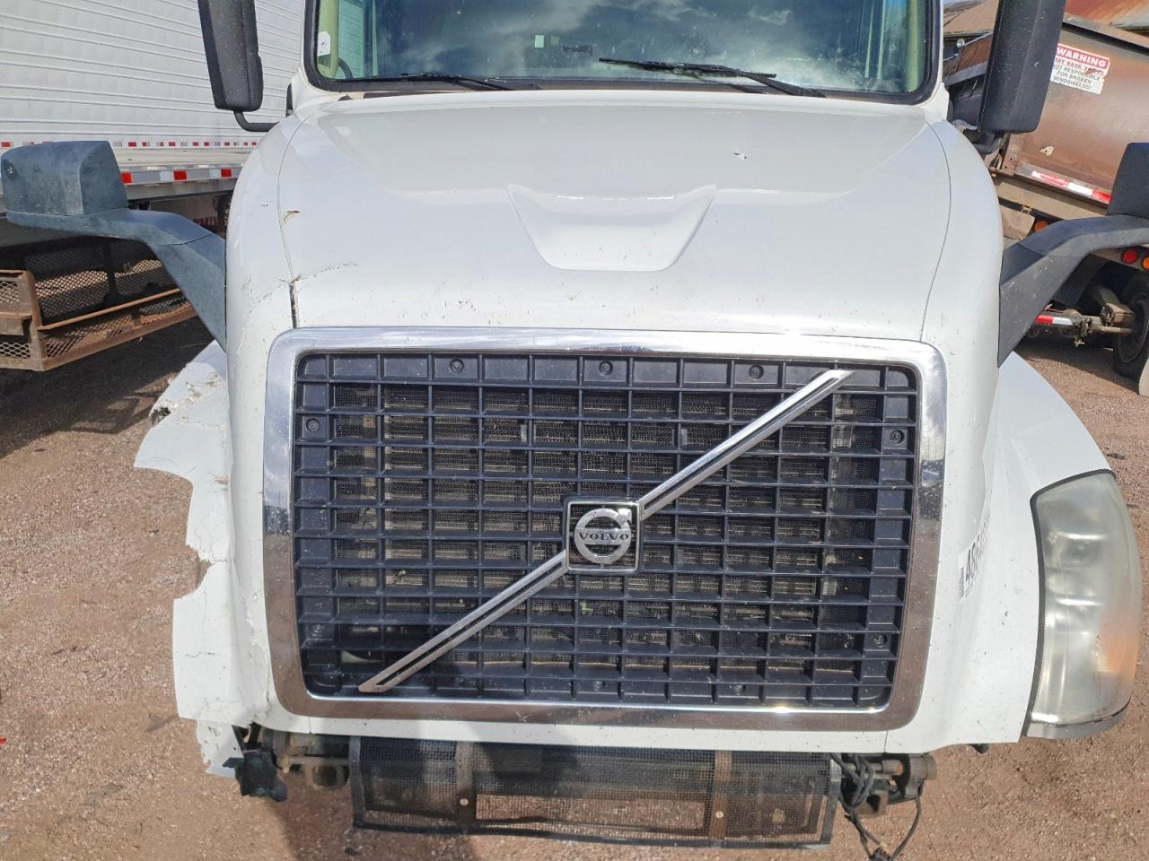 2015 Volvo Vn VIN 4V4NC9EH0FN922879 photo 7