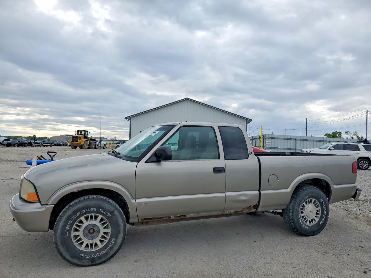 2001 GMC Sonoma VIN 1GTDT19W31K181445 photo 1