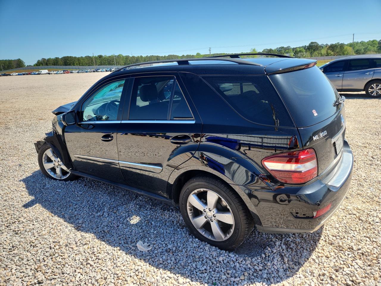 2010 Mercedes-Benz M-class VIN 4JGBB5GB5AA544251 photo 2