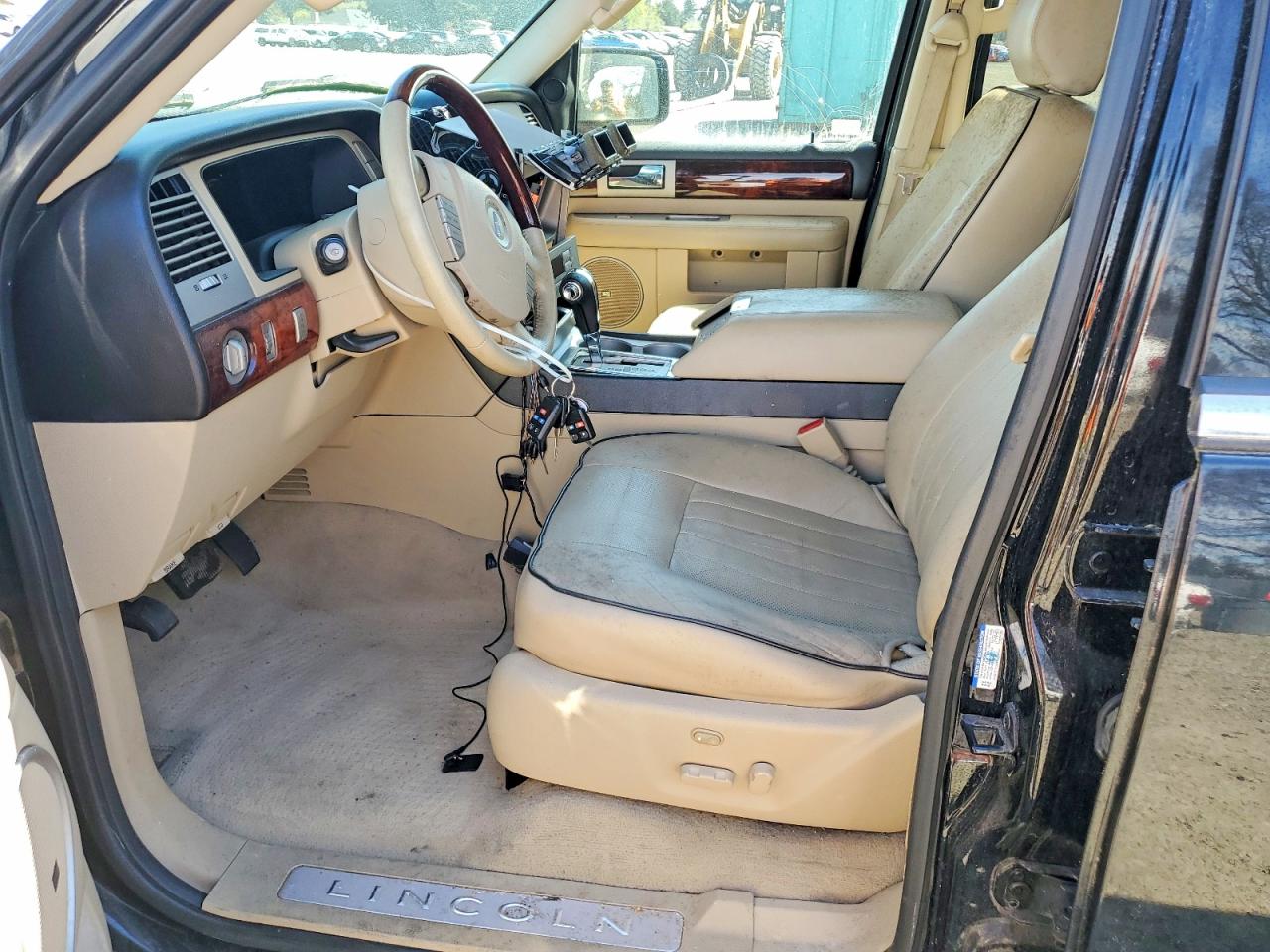 2006 LINCOLN Navigator VIN 5LMFU28516LJ09867 photo 7