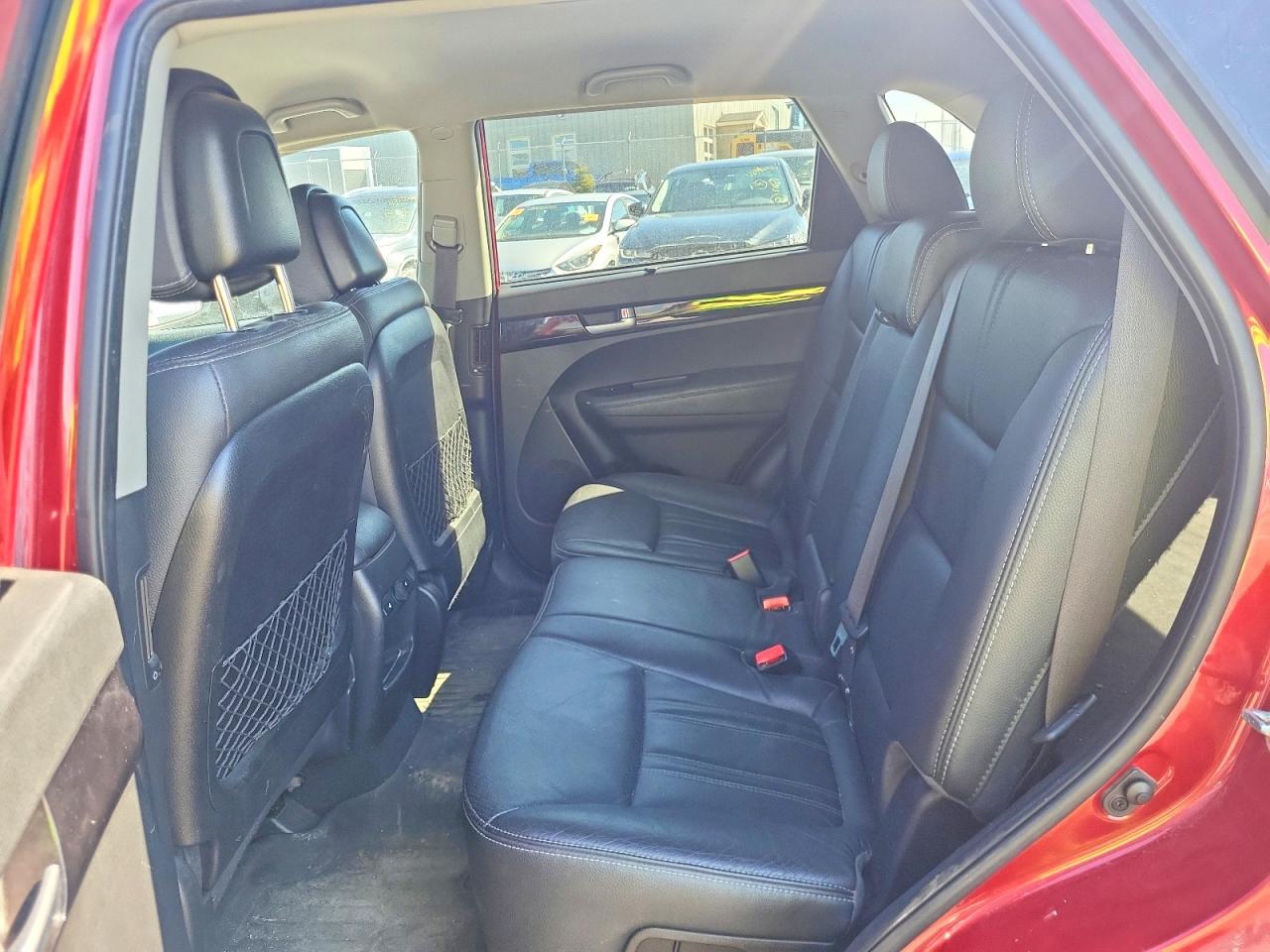 2015 Kia Sorento VIN 5XYKTCA68FG595672 photo 11