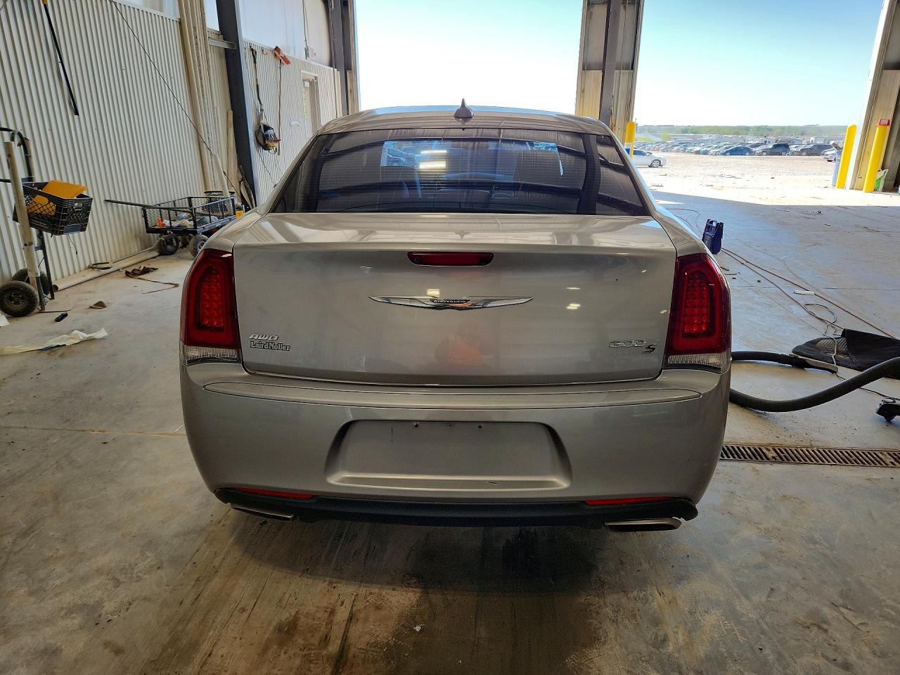 2016 Chrysler 300 VIN 2C3CCAGG6GH183007 photo 6