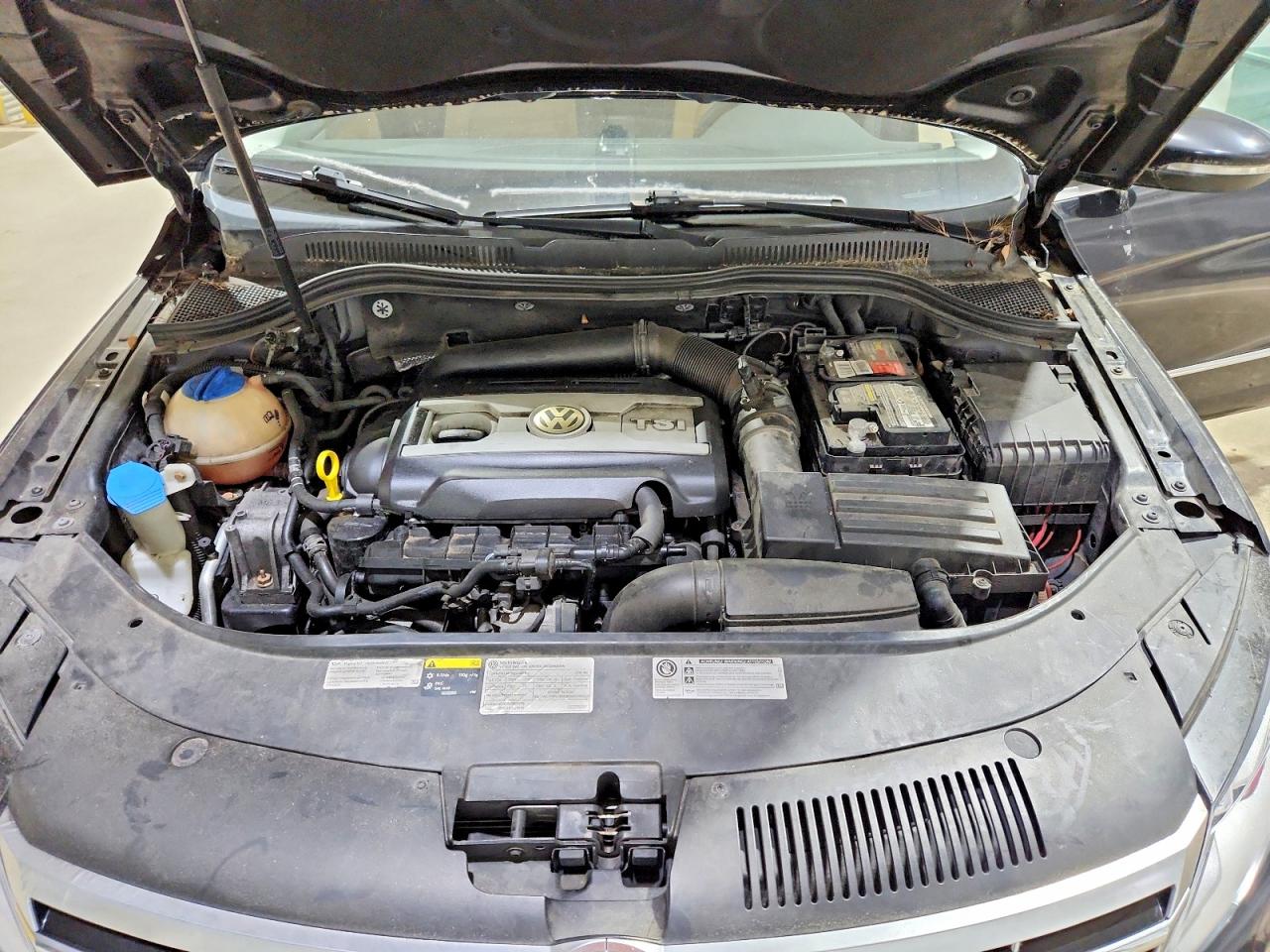 2016 Volkswagen Cc VIN WVWBP7AN1GE515433 photo 11