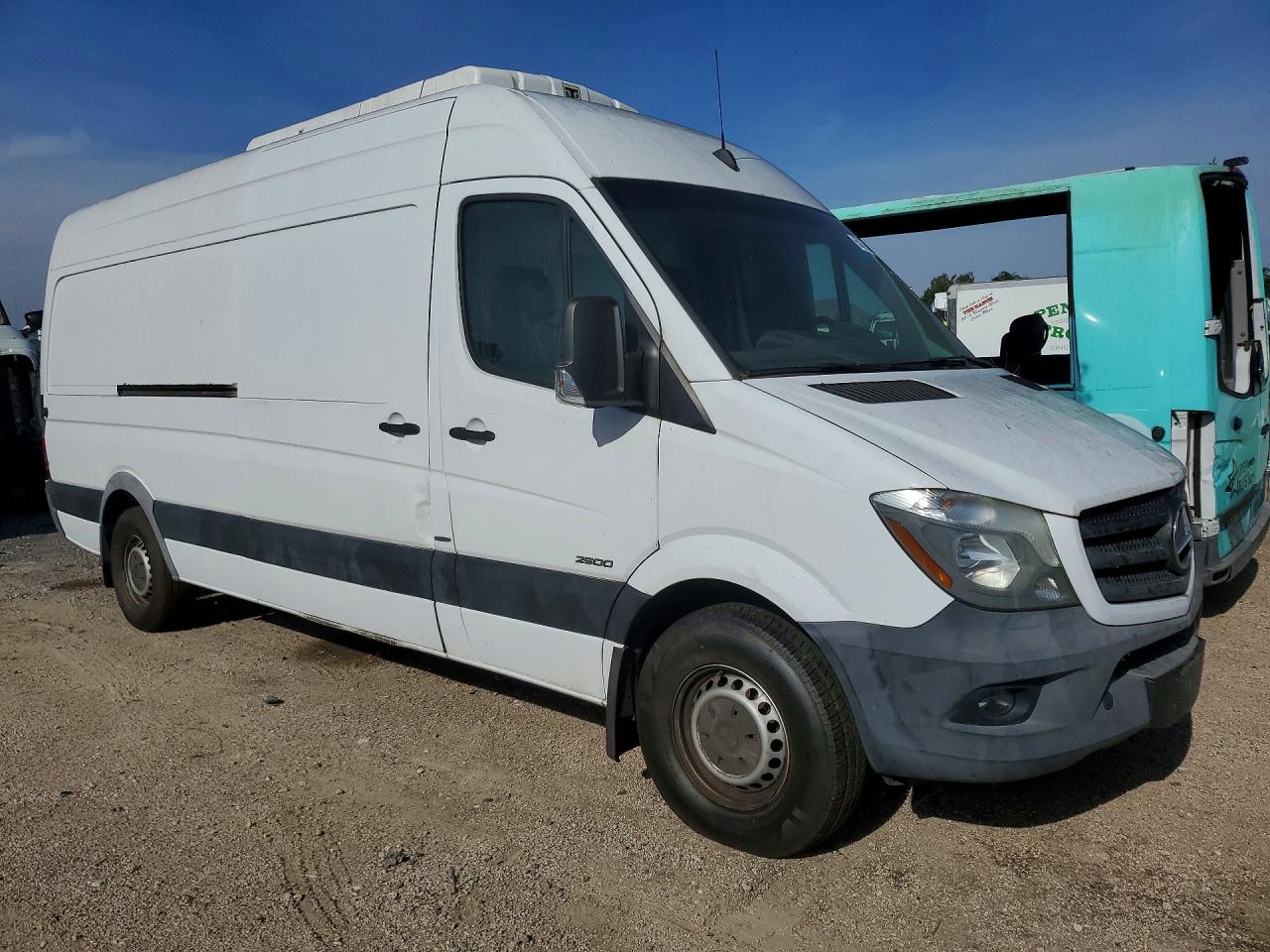 2016 Mercedes-Benz Sprinter VIN WD3PE8CD4GP330085 photo 4