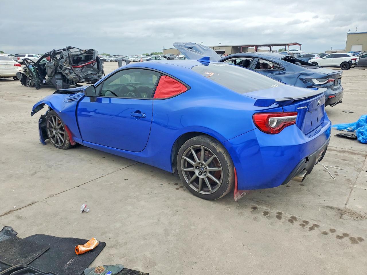 2017 Subaru Brz VIN JF1ZCAC15H9605587 photo 2