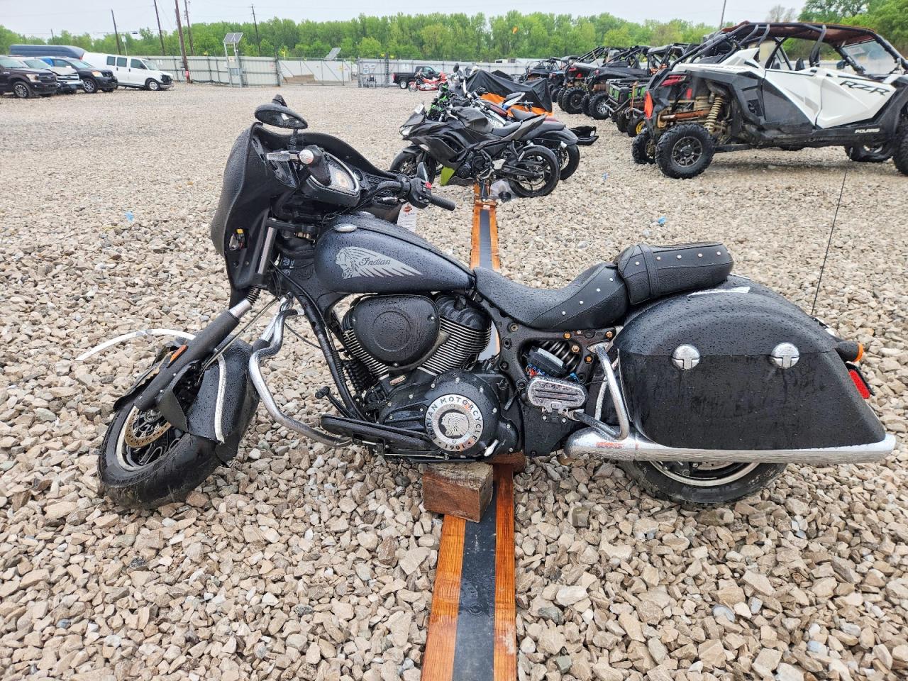 2016 INDIAN Motorcycle VIN 56KTCDAAXG3340519 photo 3