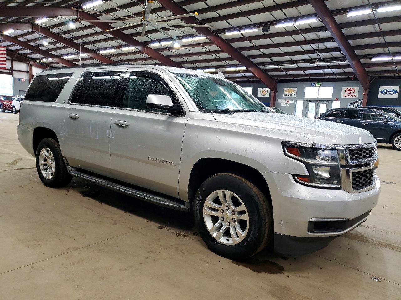 2015 Chevrolet Suburban VIN 1GNSKJKC8FR556990 photo 4