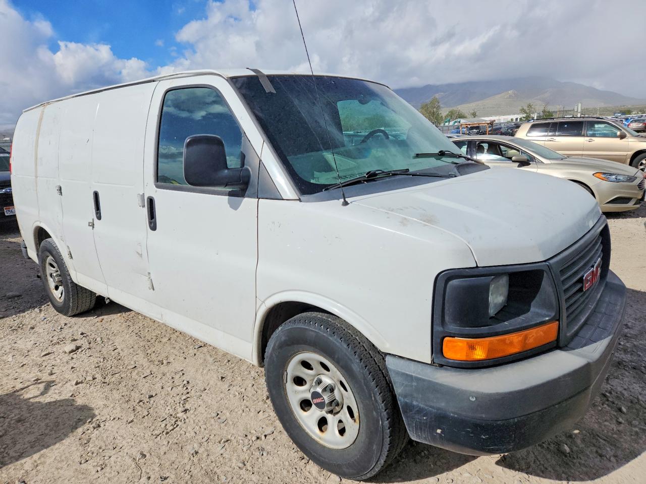 2013 GMC Savana VIN 1GTS7AFX6D1153397 photo 4
