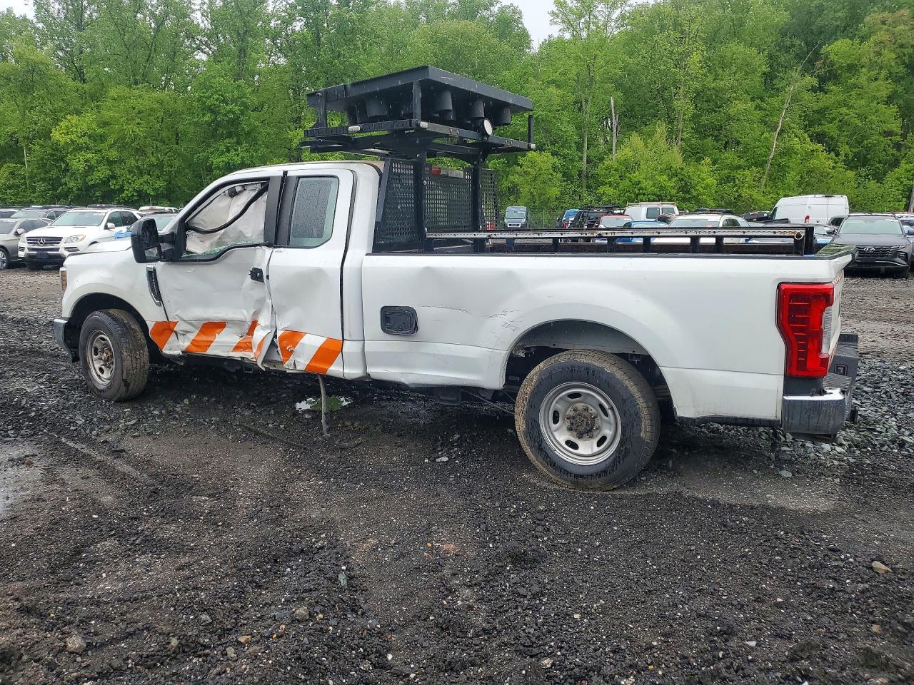 2019 Ford F-250 supe VIN 1FT7X2A64KEC32583 photo 2