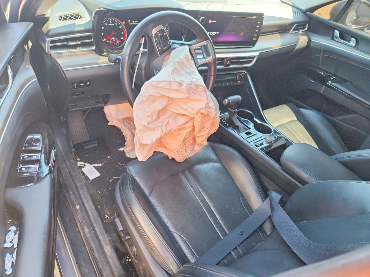 2021 Kia K5 VIN 5XXG34J24MG033942 photo 8