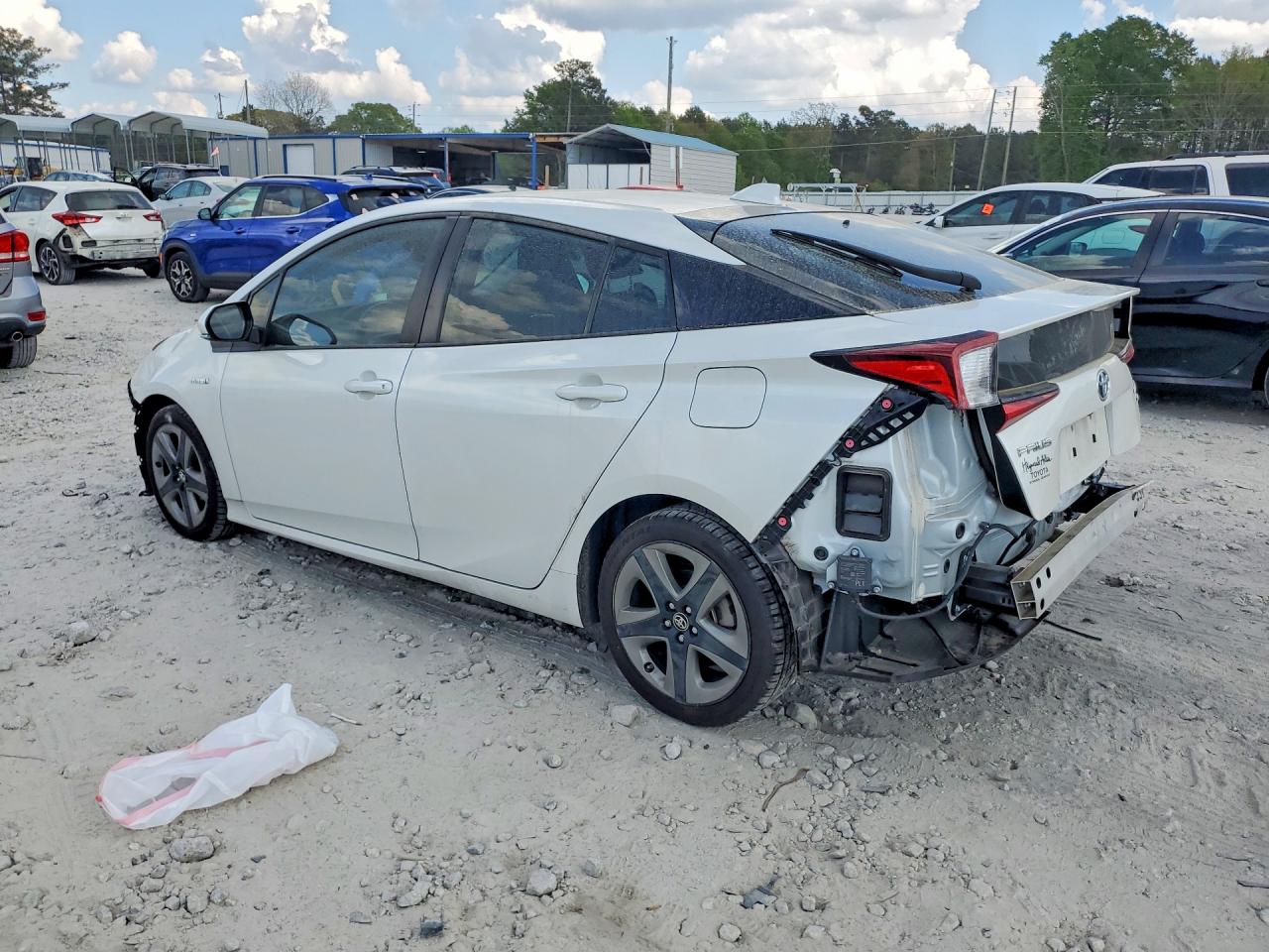 2021 Toyota Prius VIN JTDKAMFU9M3146912 photo 2