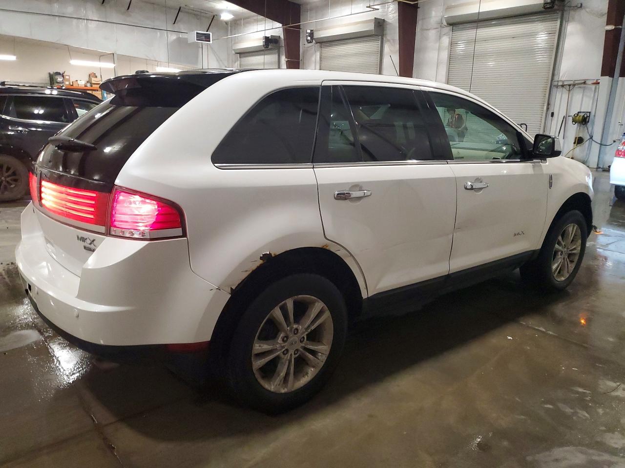 2010 LINCOLN Mkx VIN 2LMDJ8JC7ABJ04930 photo 3