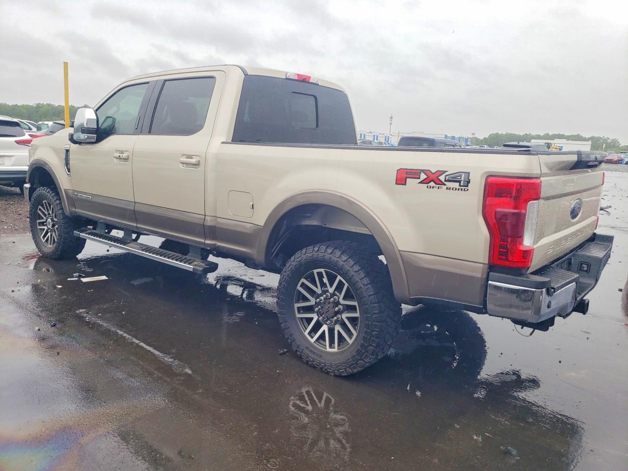 2018 Ford F250 VIN 1FT7W2BT3JEB18161 photo 2