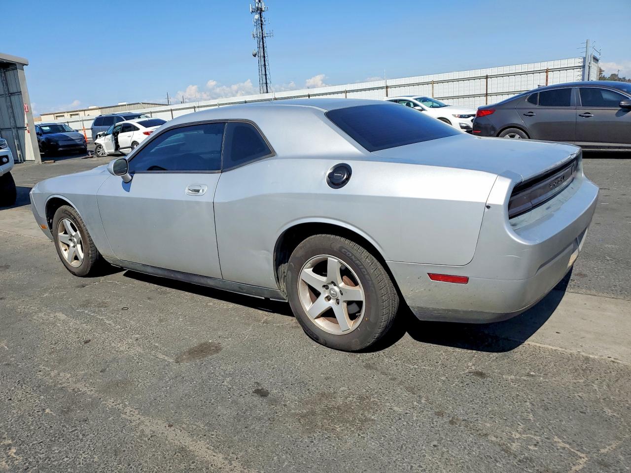 2010 DODGE Challenger VIN 2B3CJ4DV0AH179341 photo 2