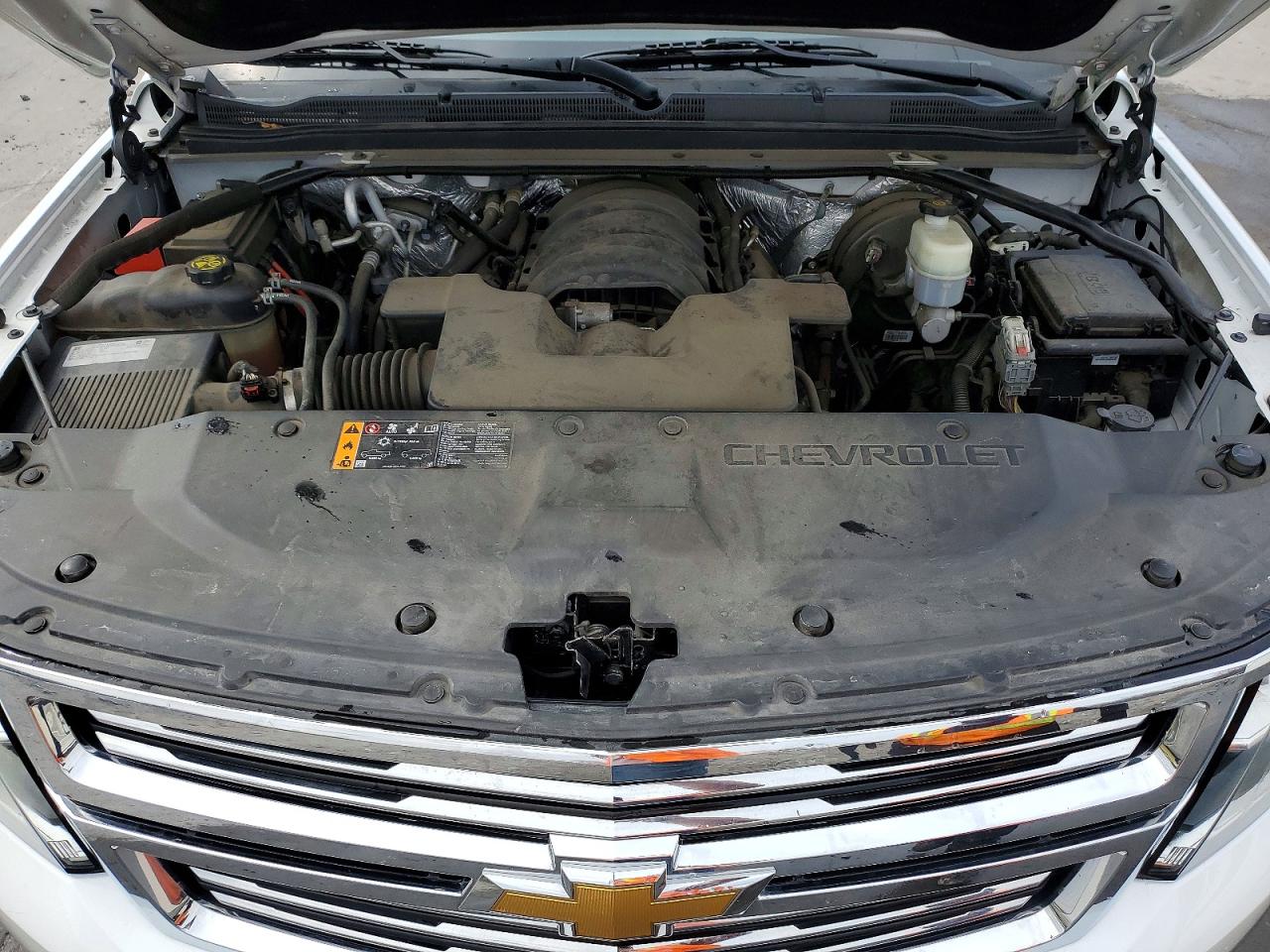 2018 Chevrolet Suburban VIN 1GNSKJKC3JR195550 photo 12