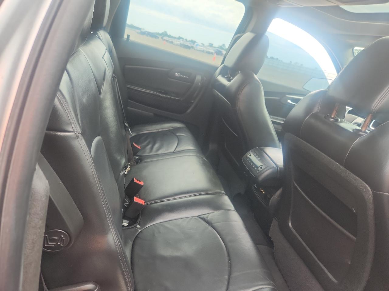 2012 Chevrolet Traverse VIN 1GNKVJED0CJ329475 photo 11