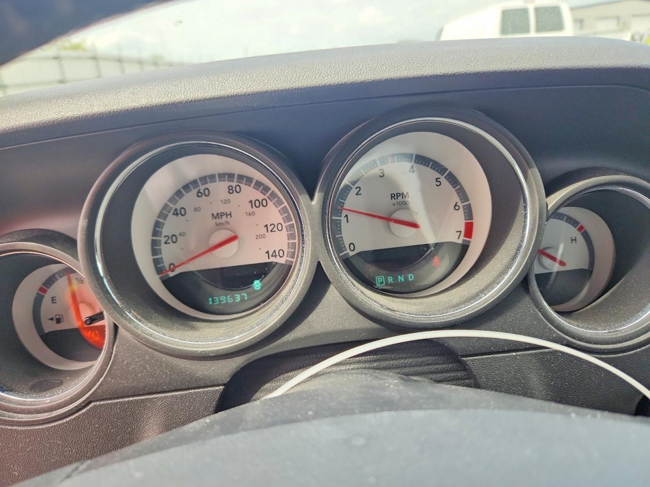 2010 Dodge Challenger VIN 2B3CJ4DV2AH175095 photo 9