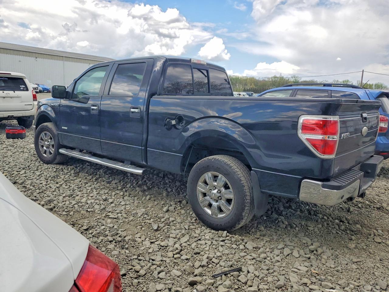 2011 Ford F150 VIN 1FTFW1ET1BKE12842 photo 2