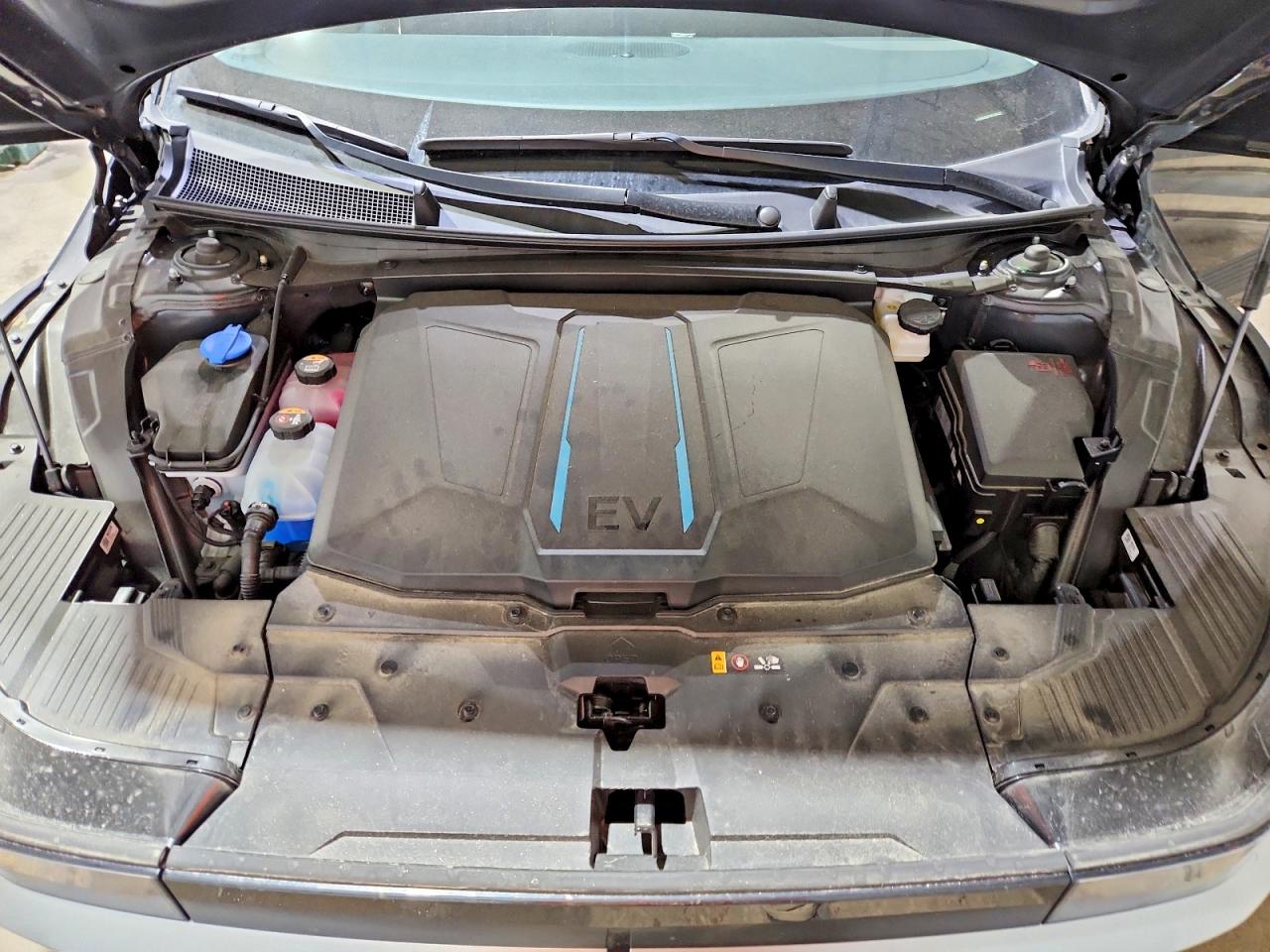 2024 Hyundai Ioniq VIN KM8KNDDFXRU294122 photo 11