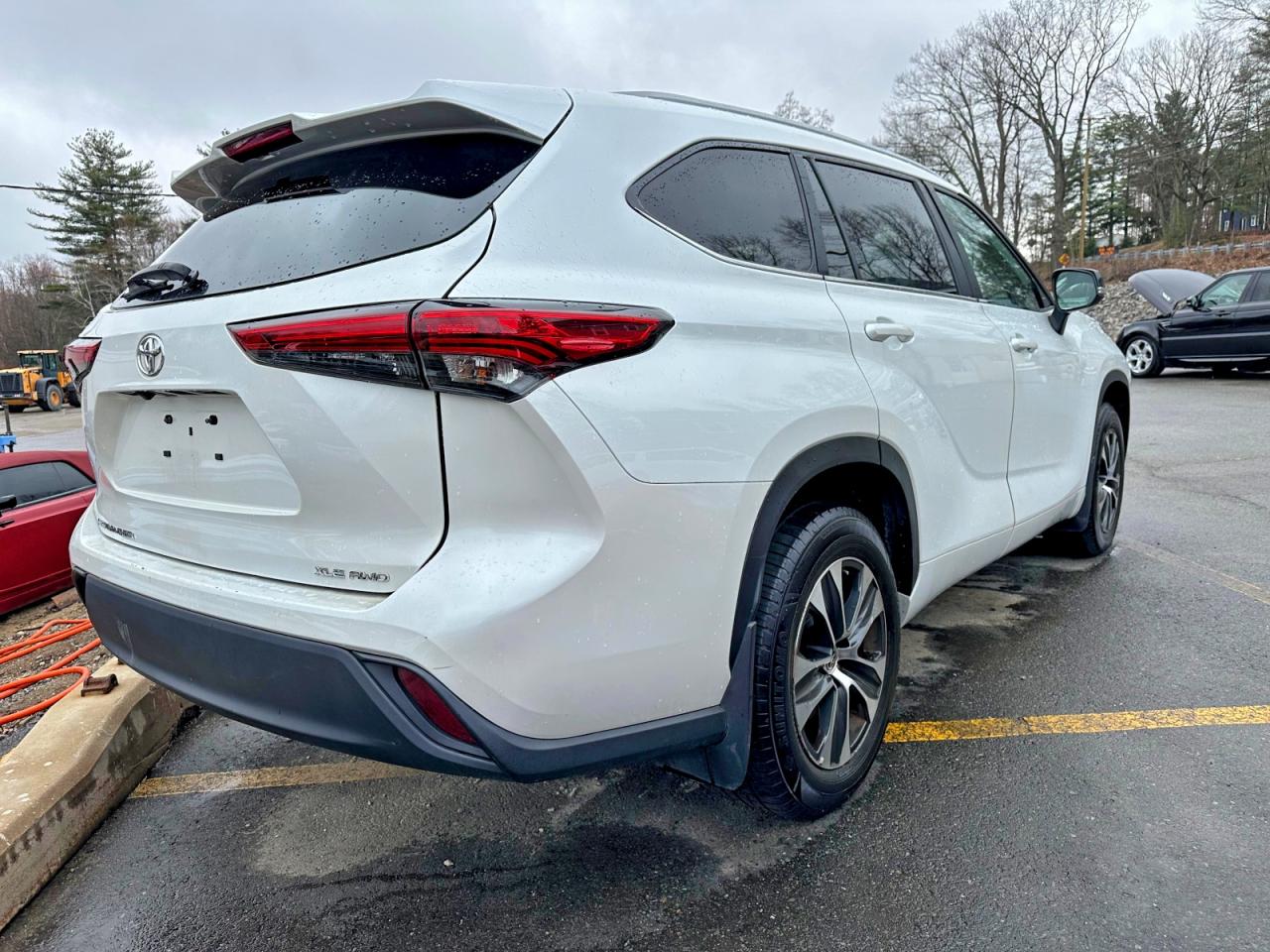 2023 Toyota Highlander VIN 5TDKDRBH0PS005064 photo 3