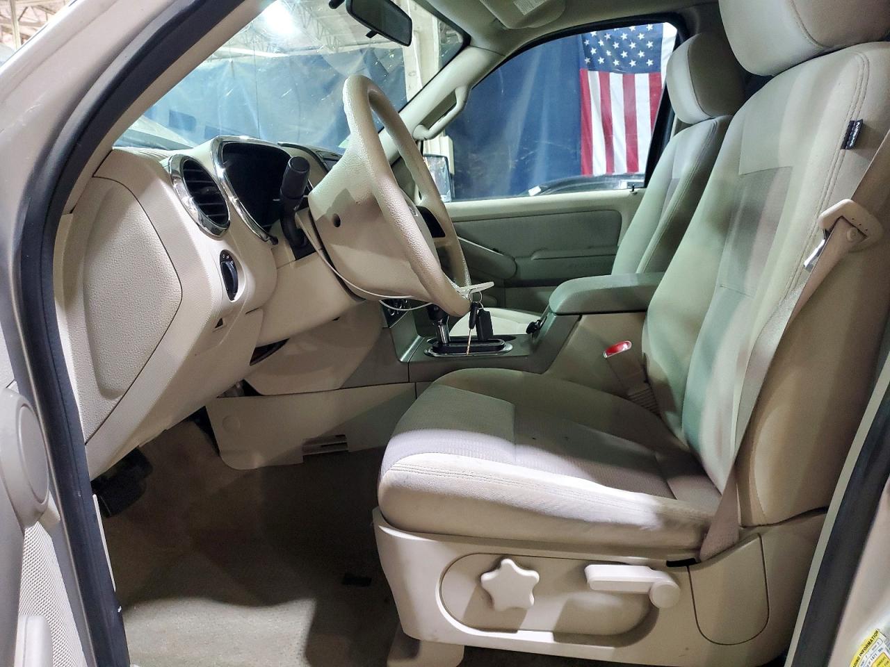 2007 Ford Explorer VIN 1FMEU73887UA97189 photo 7