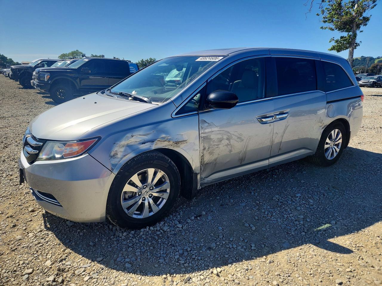 2017 Honda Odyssey VIN 5FNRL5H60HB001523 photo 1