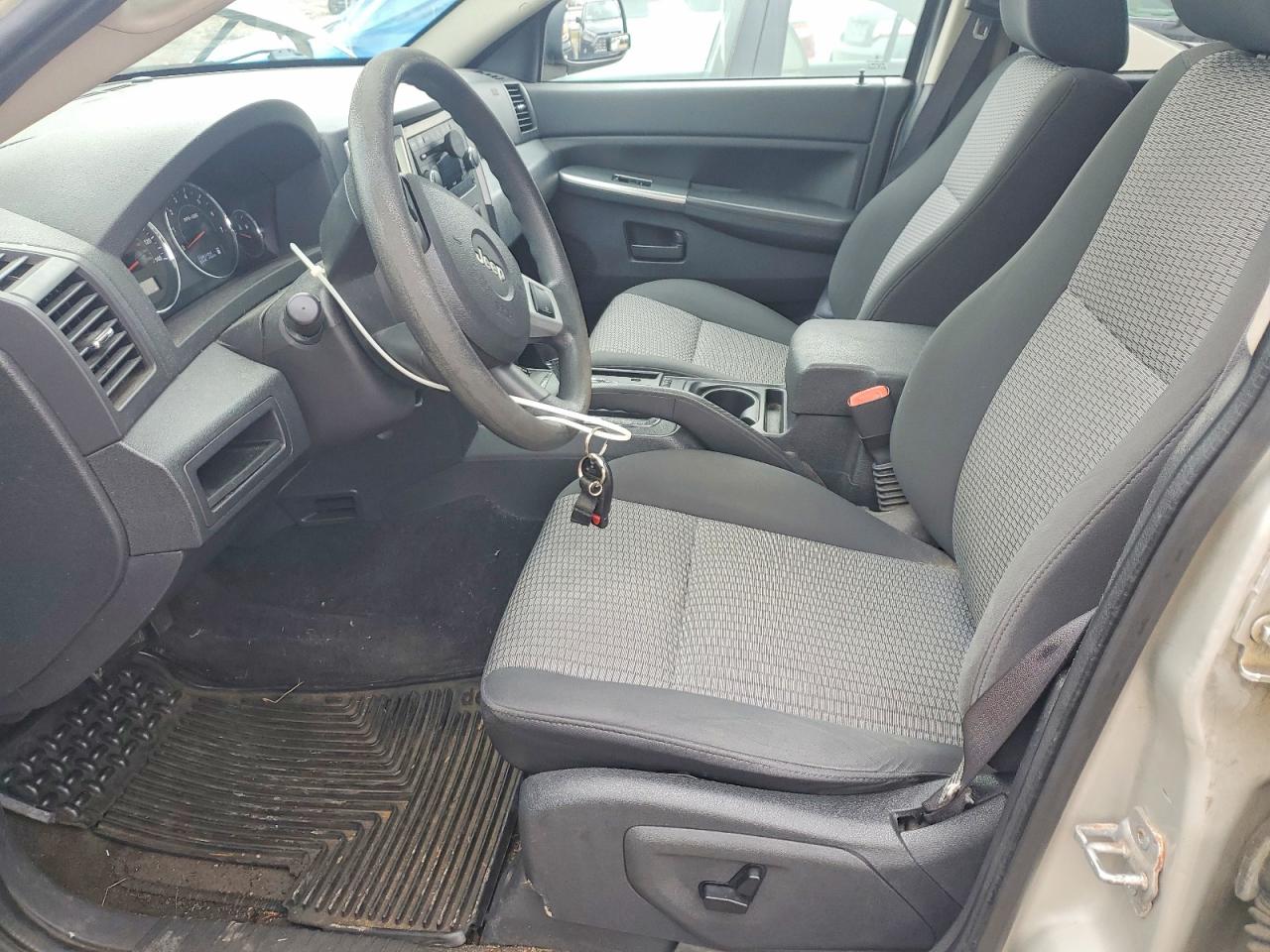 2008 Jeep Cherokee VIN 1J8GR48K68C197387 photo 7