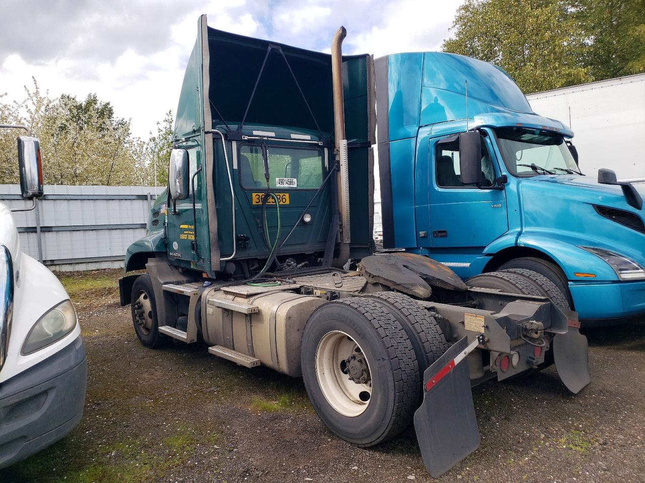 2017 MACK All other VIN 1M1AW01X3HM009844 photo 3