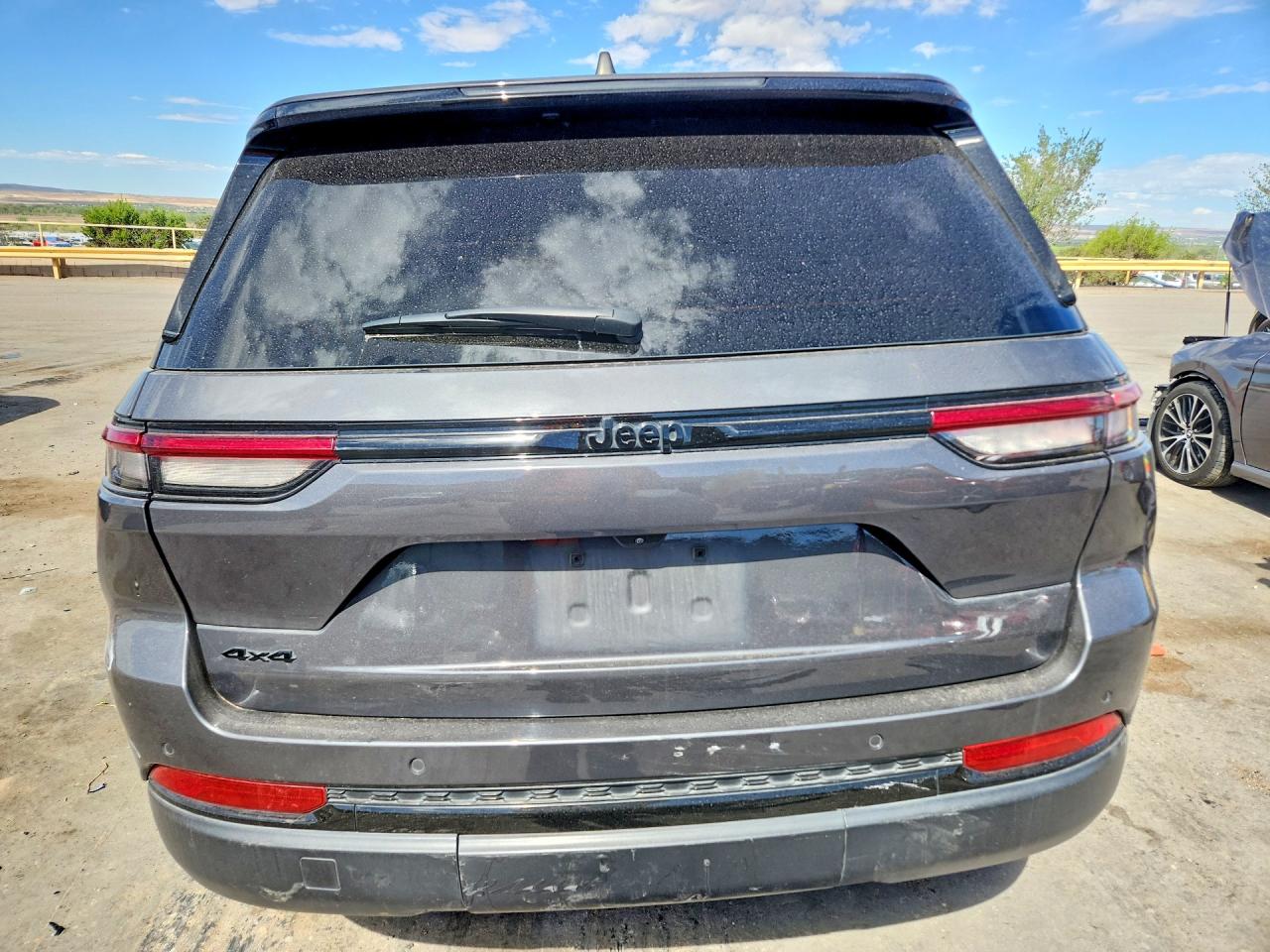 2024 Jeep Cherokee VIN 1C4RJHAG3RC104864 photo 6