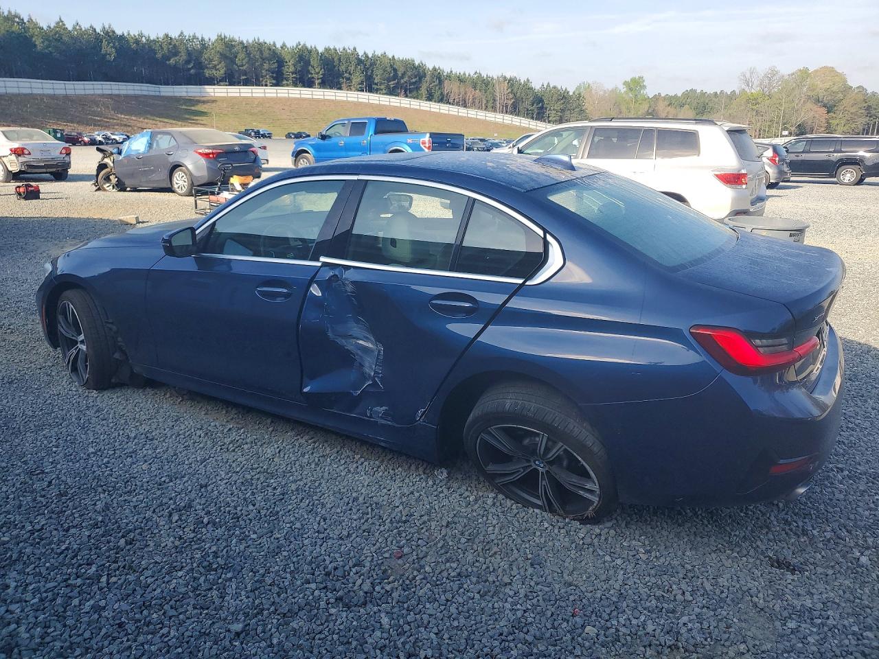 2021 BMW 3 series VIN 3MW5R7J05M8C06569 photo 2