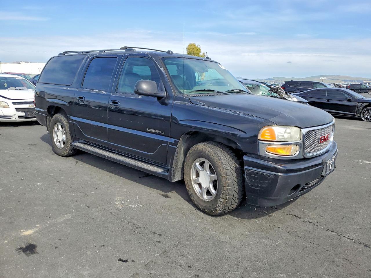 2005 GMC Yukon VIN 1GKFK66U65J234490 photo 4