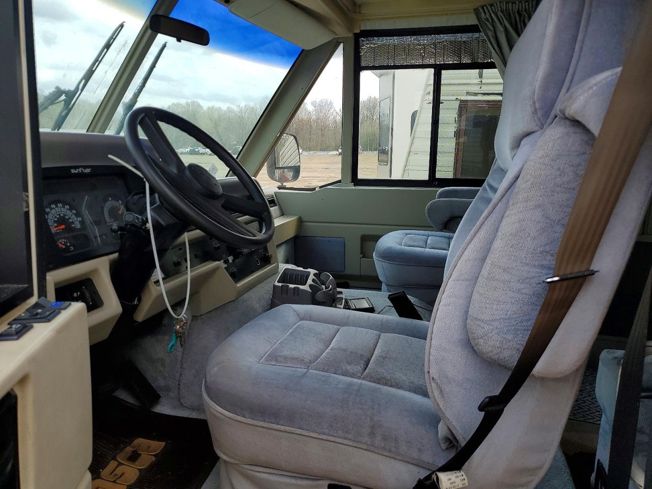 1992 WINNEBAGO Itasca VIN 1GBKP37N3M3312376 photo 5