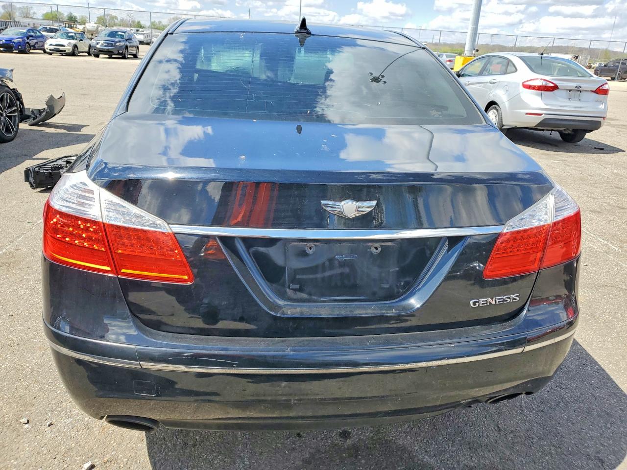 2009 Hyundai Genesis VIN KMHGC46E89U043048 photo 6