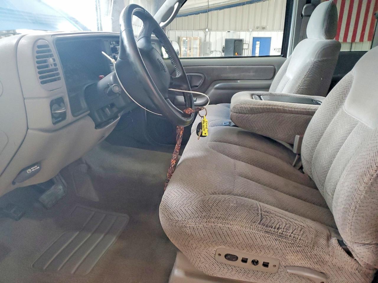 1998 CHEV Gmt VIN 2GCEK19RXW1247319 photo 7